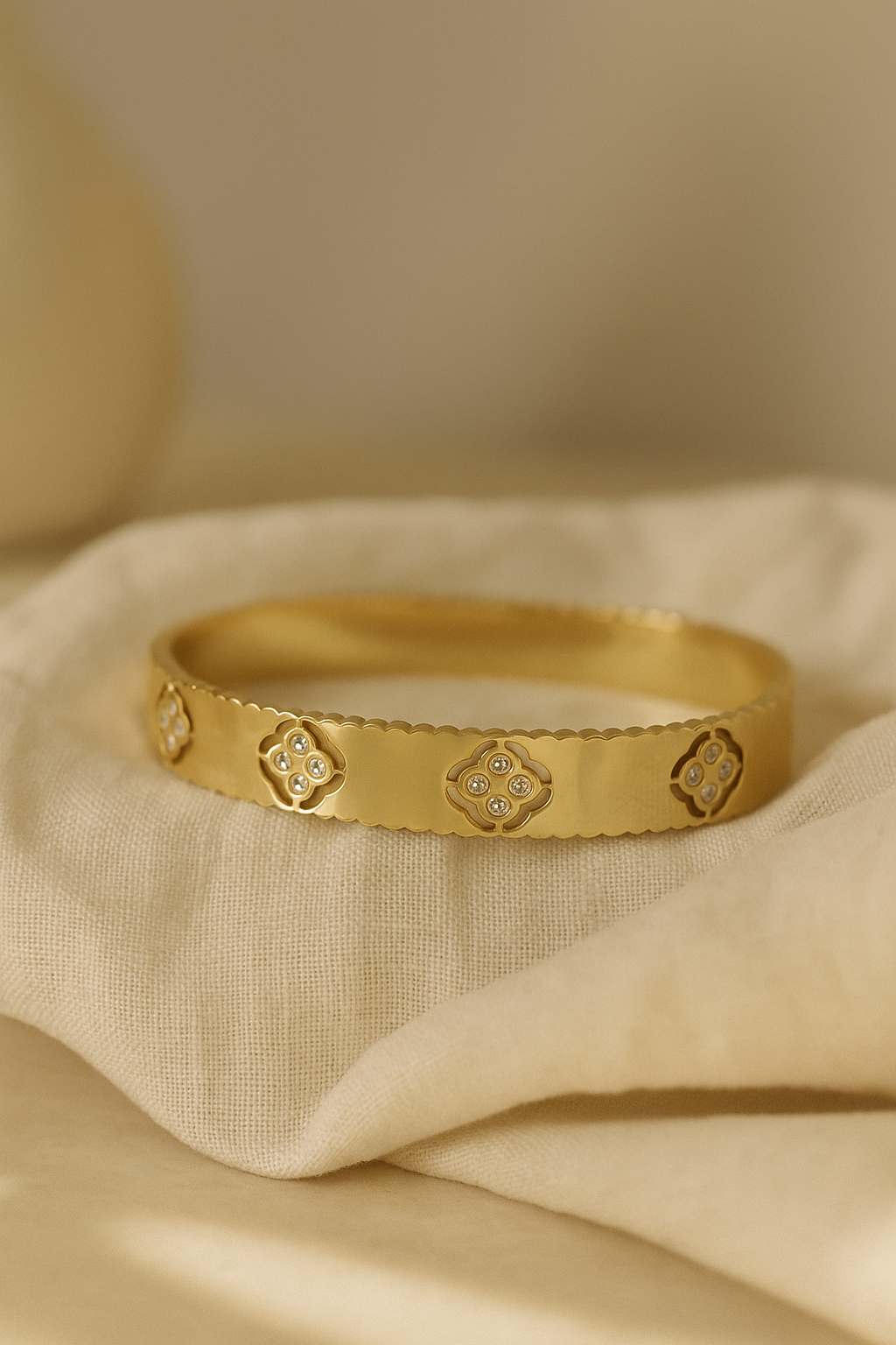 Radiant Clover Gold Bracelet