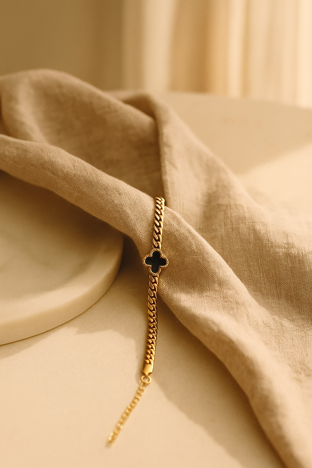 Noir Clover Bracelet